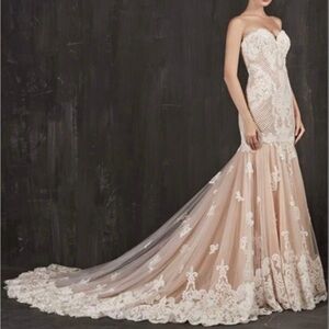 Brand New Bridal Gown, never worn!!